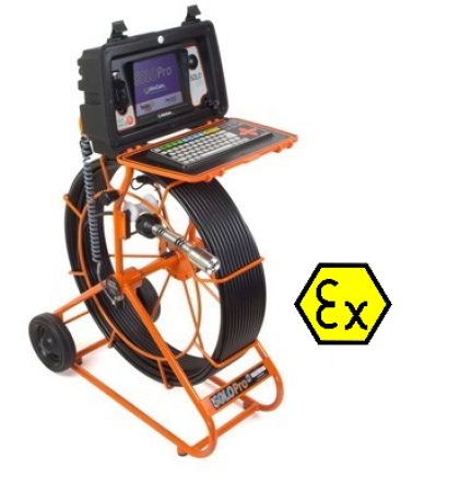 De afbeelding toont een inspectiesysteem met een digitale monitor en een opgerolde kabel op een rol met wielen. Het apparaat is oranje en zwart.